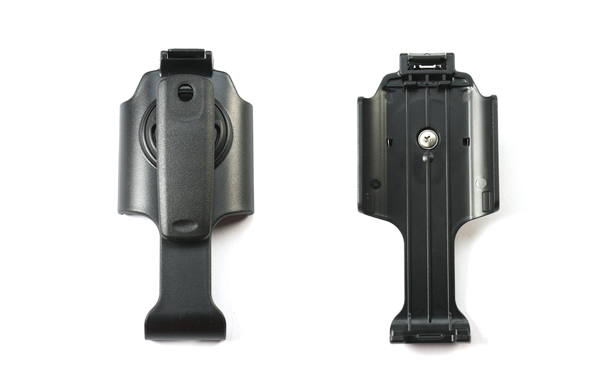 el soporte pinza de cinturón yaesu shb-110 es un accesorio diseñado específicamente para el transceptor portátil fta-850l de yaesu. este soporte permite sujetar de forma segura el transceptor al cinturón o a la ropa del usuario.