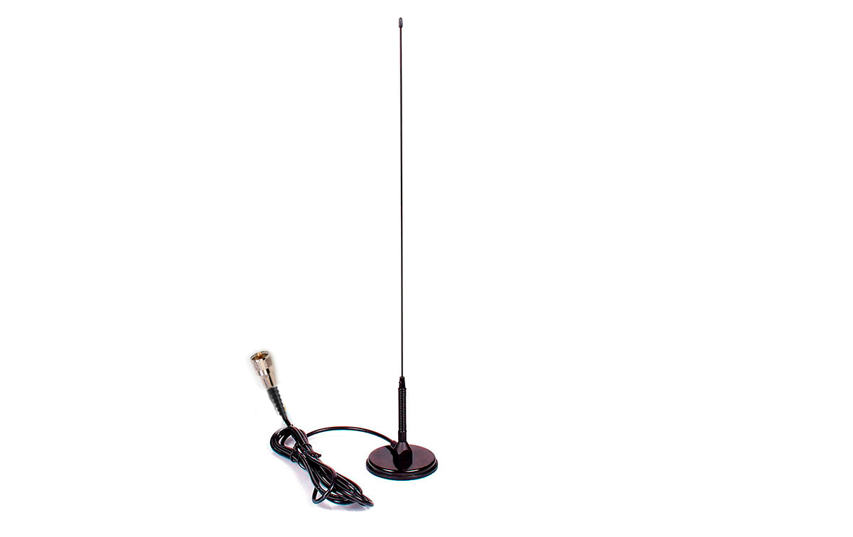 la antena móvil magnética bibanda Nagoya UT-72-PL macho es una opción robusta y versátil para las comunicaciones móviles. Con su longitud de 48 centímetros, cable RG-58 de 2,95 metros, conector PL macho y capacidad de potencia de hasta 150 vatios, ofrece un rendimiento confiable tanto en las bandas VHF como UHF.