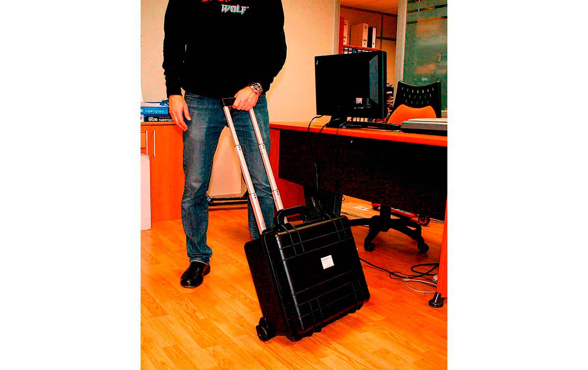 TAK-530-HORB LAFAYETTE Maleta plastico reforzado con ruedas. Color NEGRO TAK-530-HORB LAFAYETTE Maleta plastico reforzado con ruedas. Color NEGRO