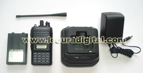 YAESU VX427