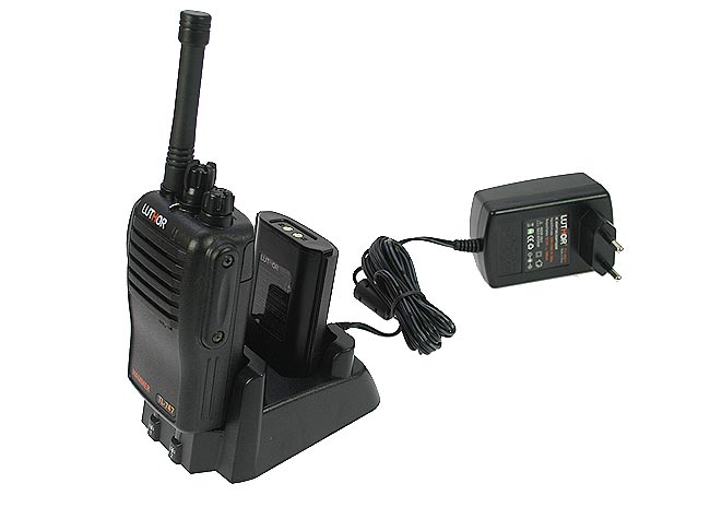 LUTHOR TL 747 HAMMER Walkie 16 CANALES PMR 446 MHZ. KIT COMPUESTO X DOS BATERIAS. Proteccion al agua IP 65 