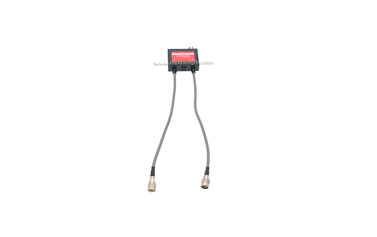 AVAIR AV35C recto verso 1 entr? 2 sorties de 1,6 ?0 Mhz. / 49-470 MHz.