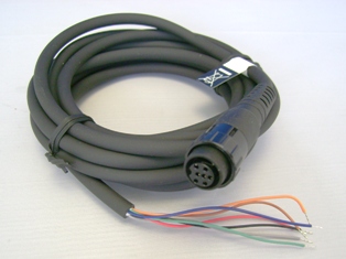 El CT-M11 es un práctico cable para conectar dispositivos a la toma de 7 clavijas de la Yaesu FTM-10 y los transceptores VX-8R/VX-8D.