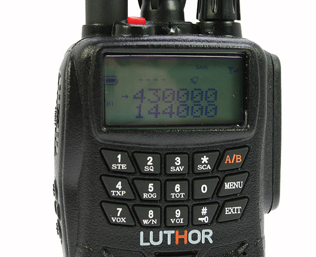 LUTHOR TL-66 HAMMER Walkie doble banda VHF/UHF. IP-65 BATERIA ALTA CAPACIDAD TLB-409