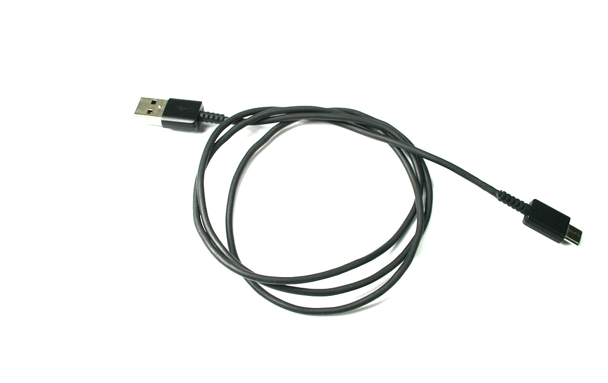 CON-0693 Cable USB Macho a USB C 3.1 Longitud 1 mts. Cable de carga y transmisión de datos a alta velocidad. 