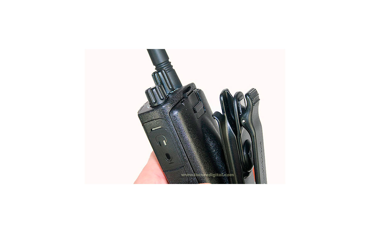 PMLN6653A Soporte cinturon para walkie motorola XT-220