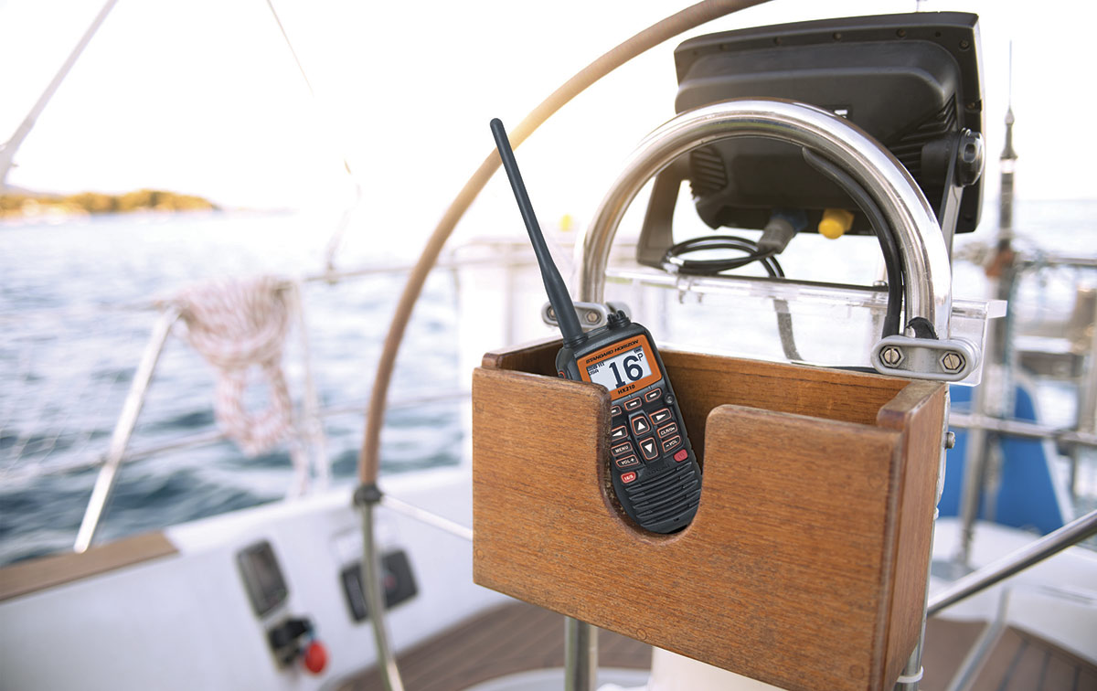 STANDARD HORIZON HX-210E Walkie VHF banda Marina IPX7 sumergible