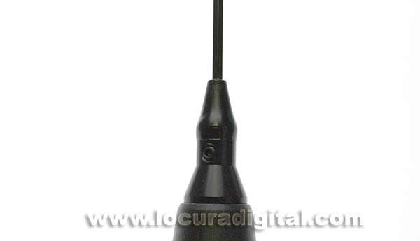 Antennas with 180 º and tilt screw. With 4 meters of RG 58 cable. Widely used by the carrier.