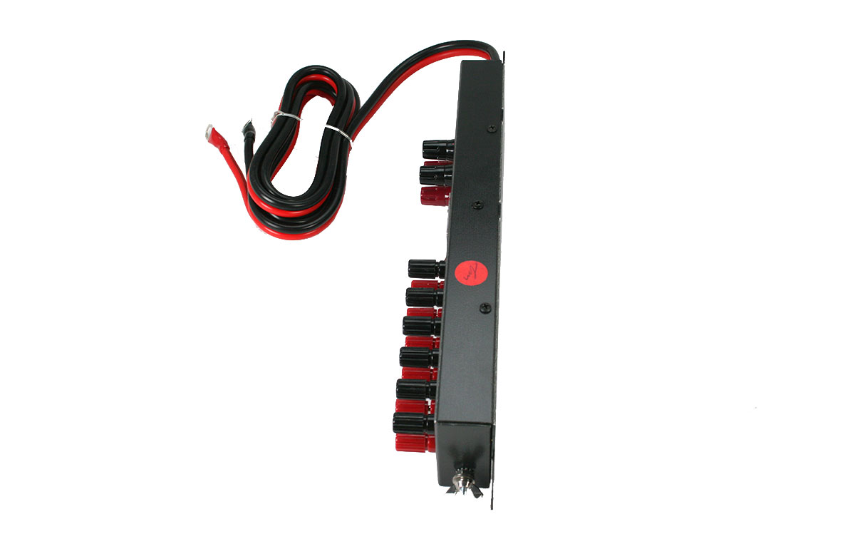 MFJ-1118D, High Current Power Strip with Digital Voltage Meter