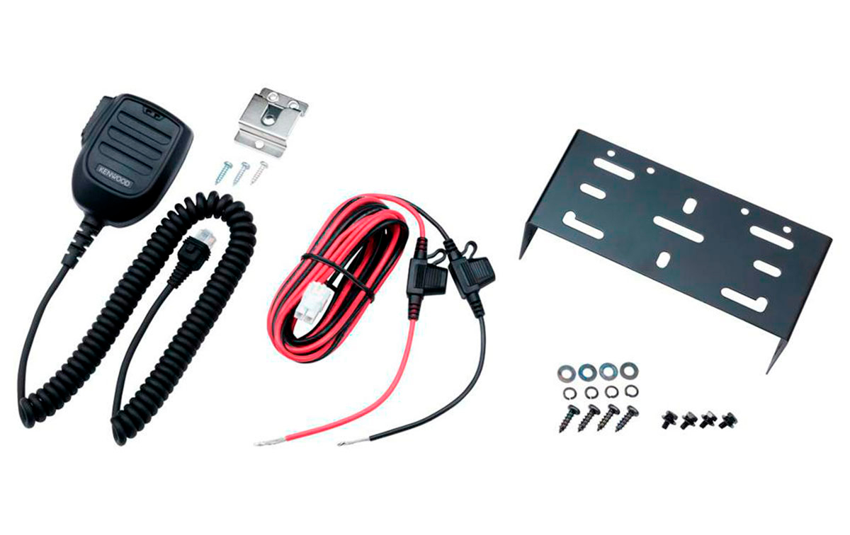 por otro lado, la emisora también es compatible con la tecnología digital en dos estándares populares: dmr (digital mobile radio) y nexedge. estos sistemas digitales ofrecen ventajas significativas sobre el analógico, como una mayor eficiencia espectral, mayor resistencia al ruido y la interferencia, y características adicionales como encriptación de voz y mensajes de texto.