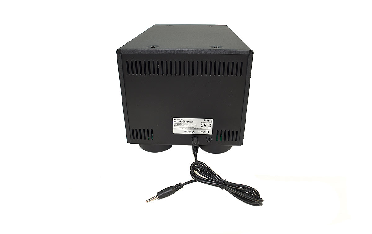 KENWOOD SP890W Altavoz para emisora TS-890W, Cuenta con entradas duales. El sistema de filtro tiene filtros de corte bajo y corte alto. 