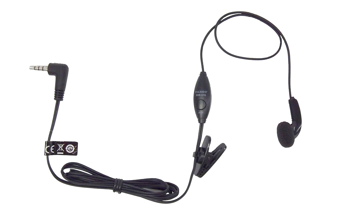 El YAESU SSM-57A es un micro-auricular con una orejera y un botón PTT (Push-To-Talk) diseñado específicamente para ser utilizado con radios de la marca YAESU, como los modelos VX-110, VX-150, VX-146, VX-246 y FT60.
