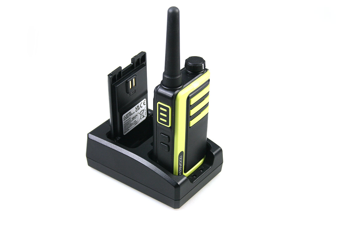 Compatibilidad con el Modelo UBZ-LJ9SET: Este cargador está diseñado para ser compatible con el modelo de walkie-talkie Kenwood UBZ-LJ9SET. 