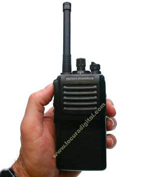 VX231 UHF VERTEX STANDARD walkie profesional UHF 400 470 Mhz.   bateria FNB V106 DC 7,2 V 1200 Ni Mh   cargador inteligente.