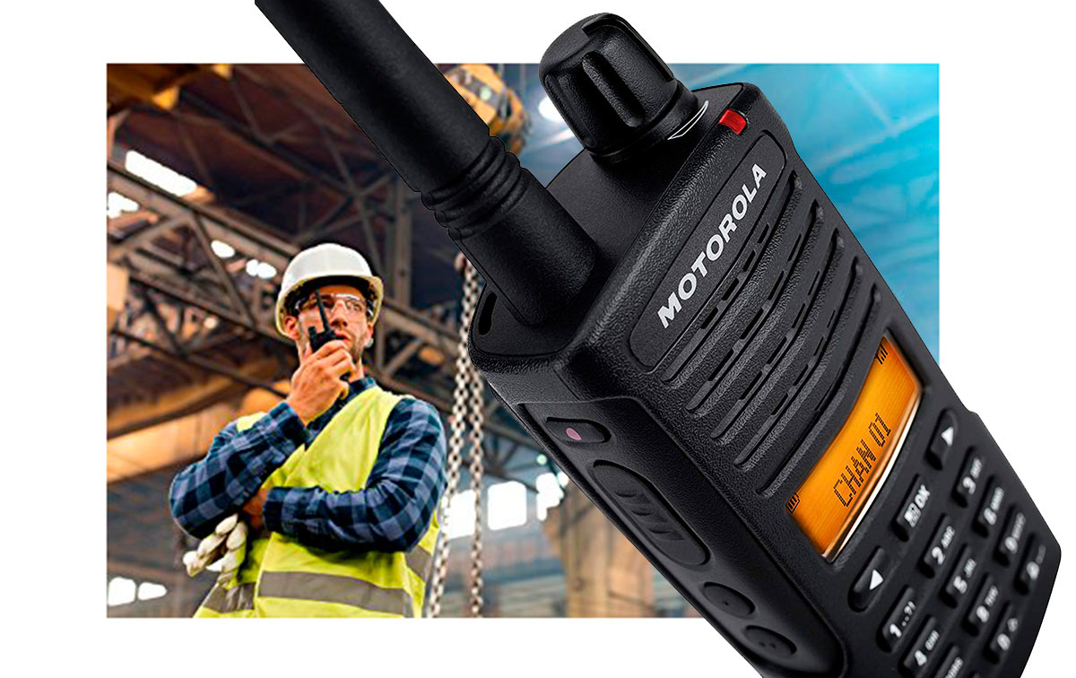 MOTOROLA XT660 TWO-WAY RADIO