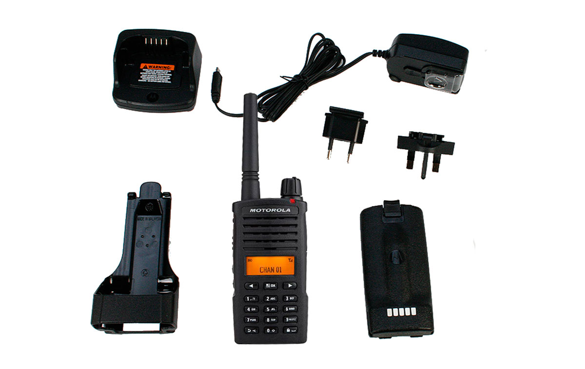 MOTOROLA XT660 TWO-WAY RADIO