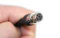 El cable de conexión de la radio es reemplazable (conector MNI-XLR)