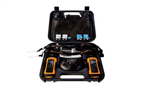 extrema Motorola TLKR T80. utilização gratuita e impermeável. + 2 pinganillos