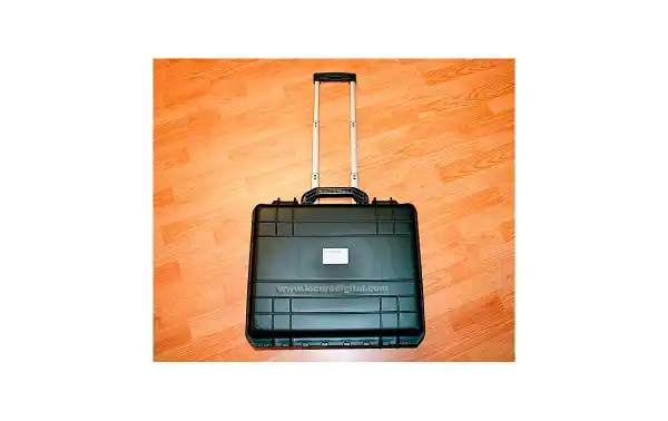 TAK-530-HORB LAFAYETTE Maleta plastico reforzado con ruedas. Color NEGRO