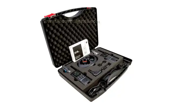 MOTOROLA TLKR T60 walkie free use SUITCASE KIT + 2 earpiece GIFT