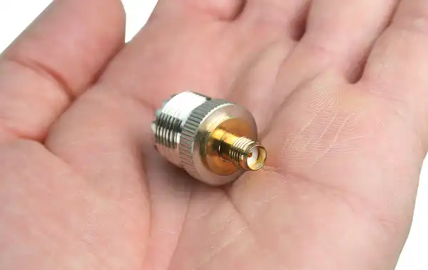 SL16K Adaptador SMA hembra a PL hembra