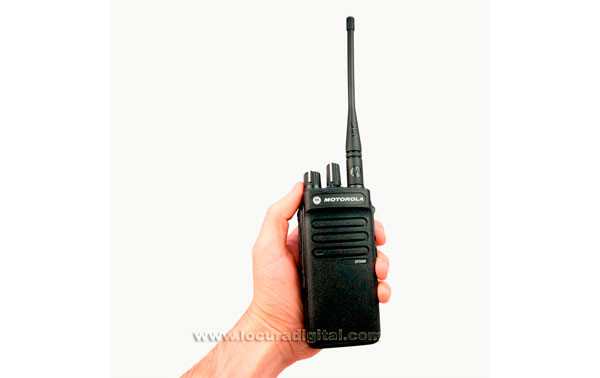 DP2400UHF MOTOROLA UHF 403-470 Mhz. Walkie talkie Profesional Digital