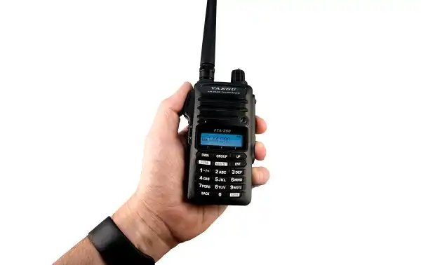 Transceptor da faixa do ar de FTA250L YAESU 108-136 megahertz