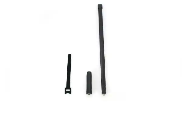 Antena tactical ACMR401 PRESIDENT. De formato tipo antena táctica militar, es compatible con walkies de CB 27 Mhz con conector tipo TNC: PRESIDENT RANDY II, RANDY III, K-PO PANTHER, LAFAYETTE URANO, etc... Su longitud es de 47 centimetros, lo que le confi