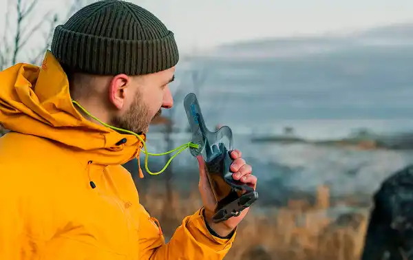 AQ208 AQUAPAC Funda impermeable para walkie talkies medida pequeña