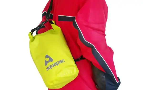 The sealing process is very simple: simply fold the bag top three times to ensure a secure, airtight seal. The bright color of the bags makes it easy to identify your equipment and prevents them from getting too hot under sun exposure.
