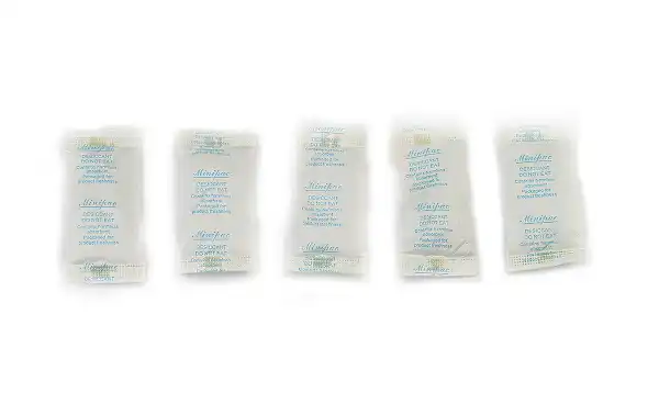 Estas bolsitas son especialmente útiles cuando se utilizan fundas impermeables o resistentes al agua, ya que pueden ayudar a mantener el interior de la funda seco y proteger los objetos que se encuentren dentro de ella.