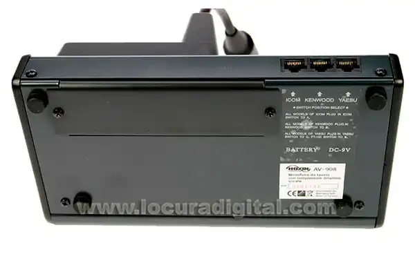 Microphone de bureau pour équipement de communication radio