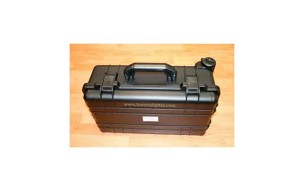 TAK-530-VERB LAFAYETTE Maleta plastico reforzado con ruedas. Color NEGRO 