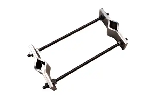 Material: Made of stainless steel. This provides corrosion resistance and durability, making it suitable for both marine and onshore installations.