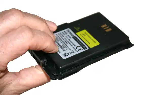 Batterie HYTERA BP2901 vue en main