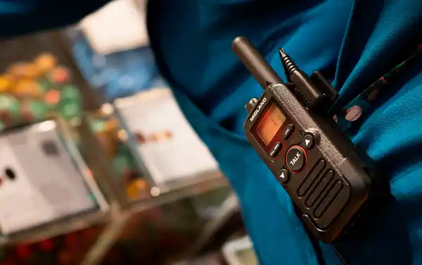 Pack de 6 talkies-walkies Midland BR180 BizTalk à usage gratuit PMR446