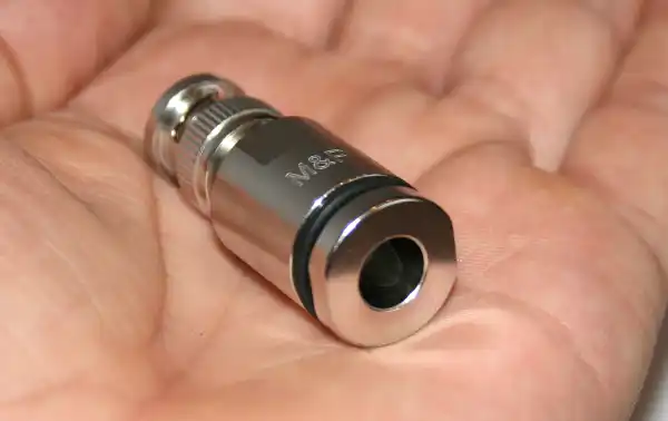 Compatibilité : câbles coaxiaux Airborne, UltraFlex 7, HyperFlex 7 et denviron 7 mm de diamètre.