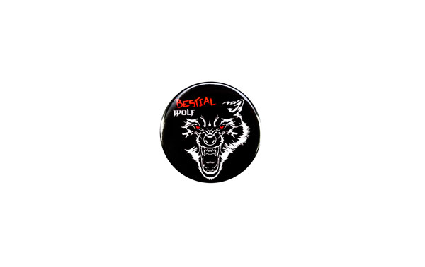 CHAPWOLF  Chapa formato Bestial Wolf dibujo lobo y nombre Bestial Wolf  fondo negro