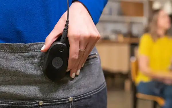 MOTOROLA CLP446e Walkie compacto de USO LIBRE PMR446 tamaño reducido.