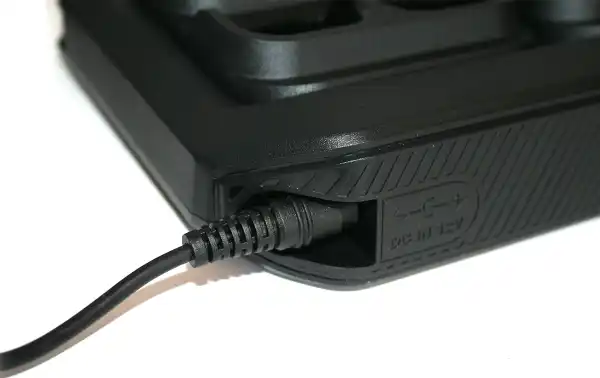 HYTERA CM11 EU vista conexion alimentacion