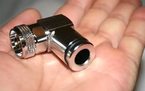 Diamètre extérieur du câble compatible : 10 mm