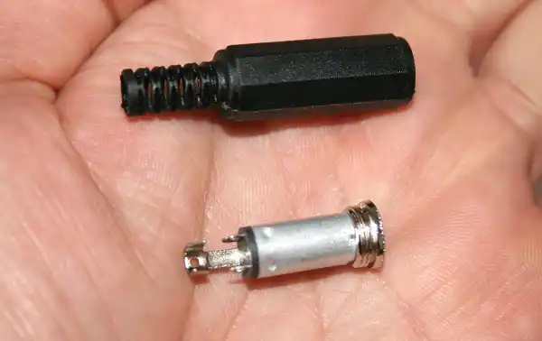 Conector Hembra aereo mono de 3,5 mm