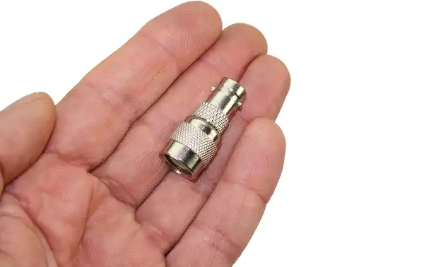 CON1233 Adaptateur TNC MALE vers BNC FEMALE