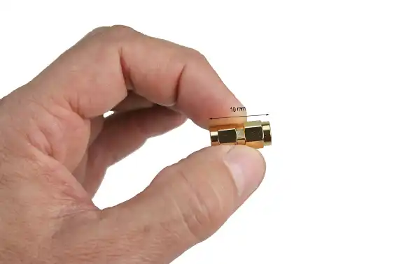 CON3913 Adaptador SMA MACHO reverse a SMA MACHO reverse