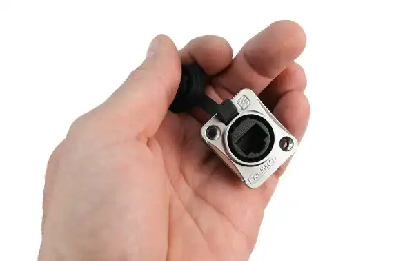 RJ45 fêmea-fêmea para chassis