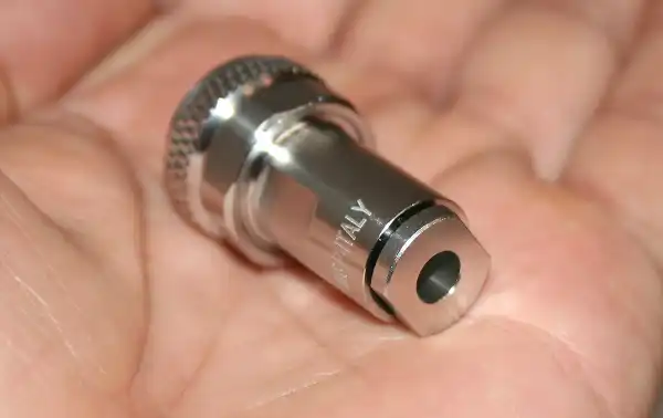 Tipo: conector UHF macho (PL-259)