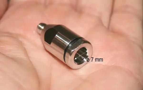 Cable compatibility: approximately 7 mm coaxial cables.