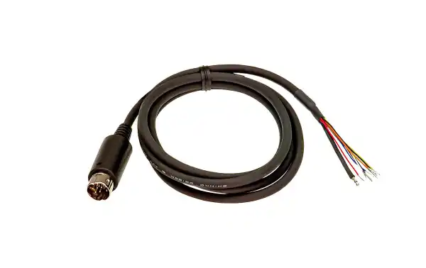 El YAESU CT-167 es un cable que convierte una toma Mini-DIN de 10 pines en cables desnudos. Este tipo de cable es utilizado en situaciones donde se requiere una conexión personalizada o cuando se necesita conectar la emisora Yaesu a dispositivos o equipos