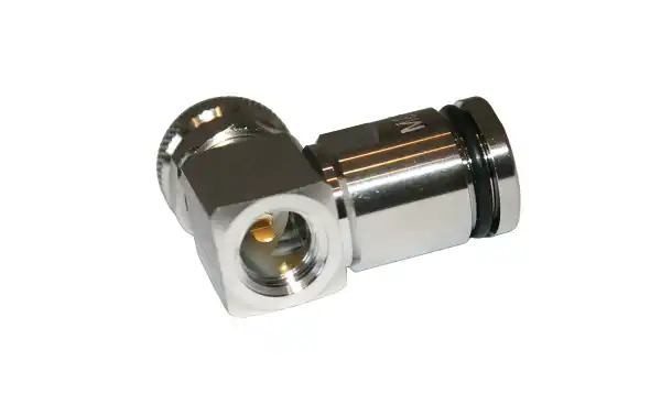 Tipo: conector UHF macho (PL-259)