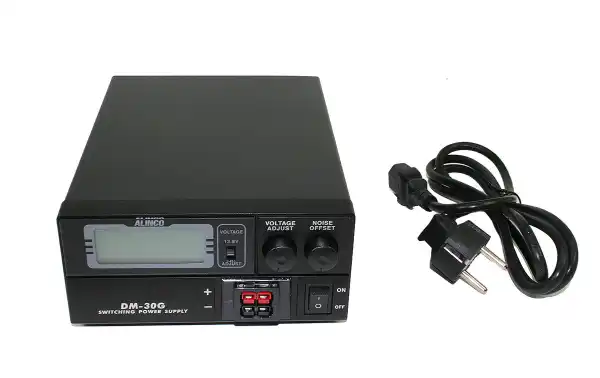 ALINCO DM30G Fuente alimentacion conmutada 25A. Regulable 9 a 15 voltios, con pantalla LCD, lectura de amperaje y voltage.